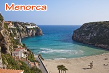 Menorca Bucht mit Strand